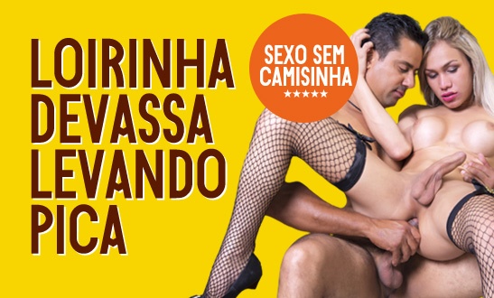 Loira travesti devassa levando pica
